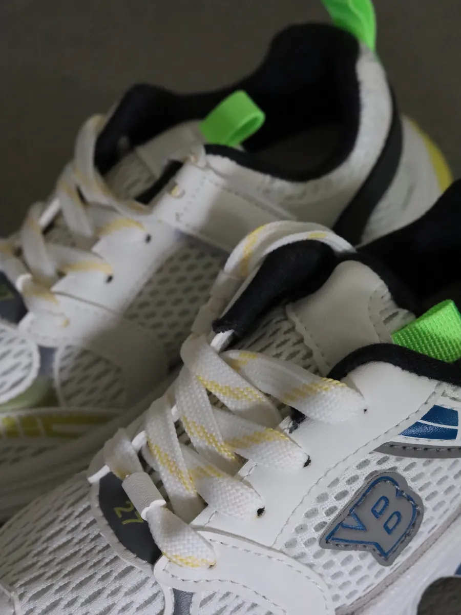 Кроссовки детские спортивные