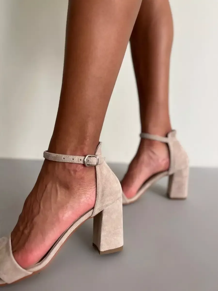 Босоножки женские замша