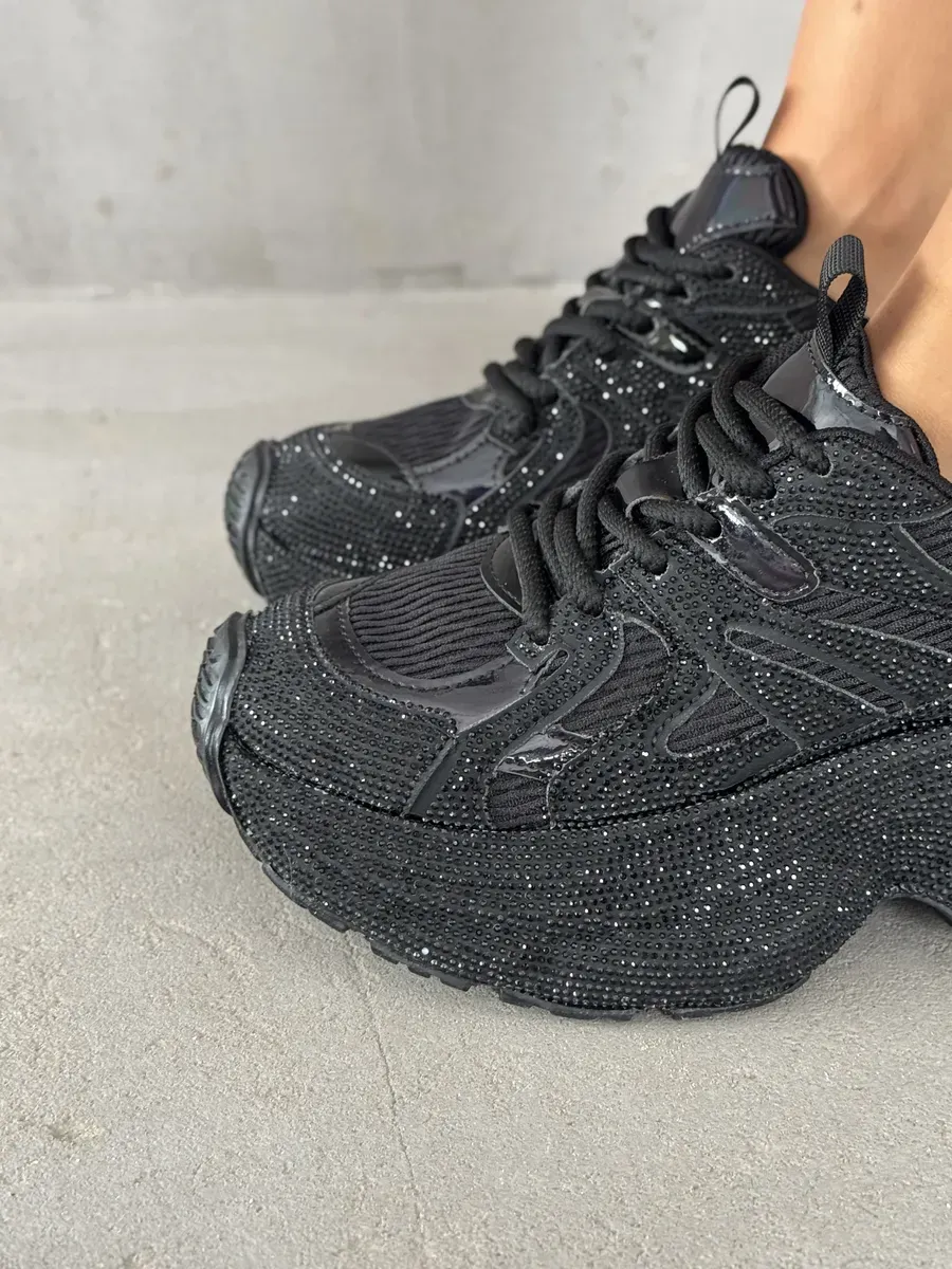 Кроссовки на платформе