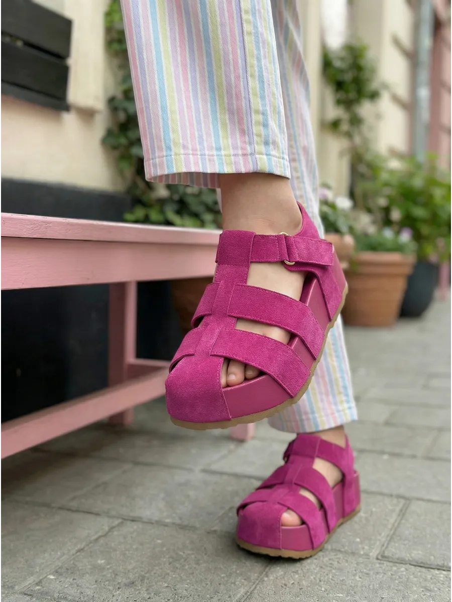 Летние босоножки на платформе