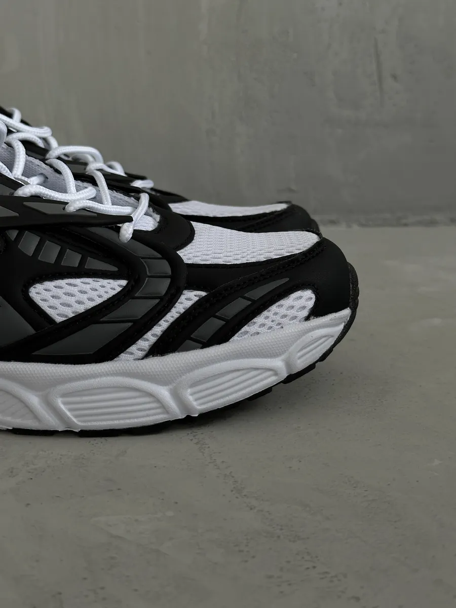 Демисезонные кроссовки спортивные