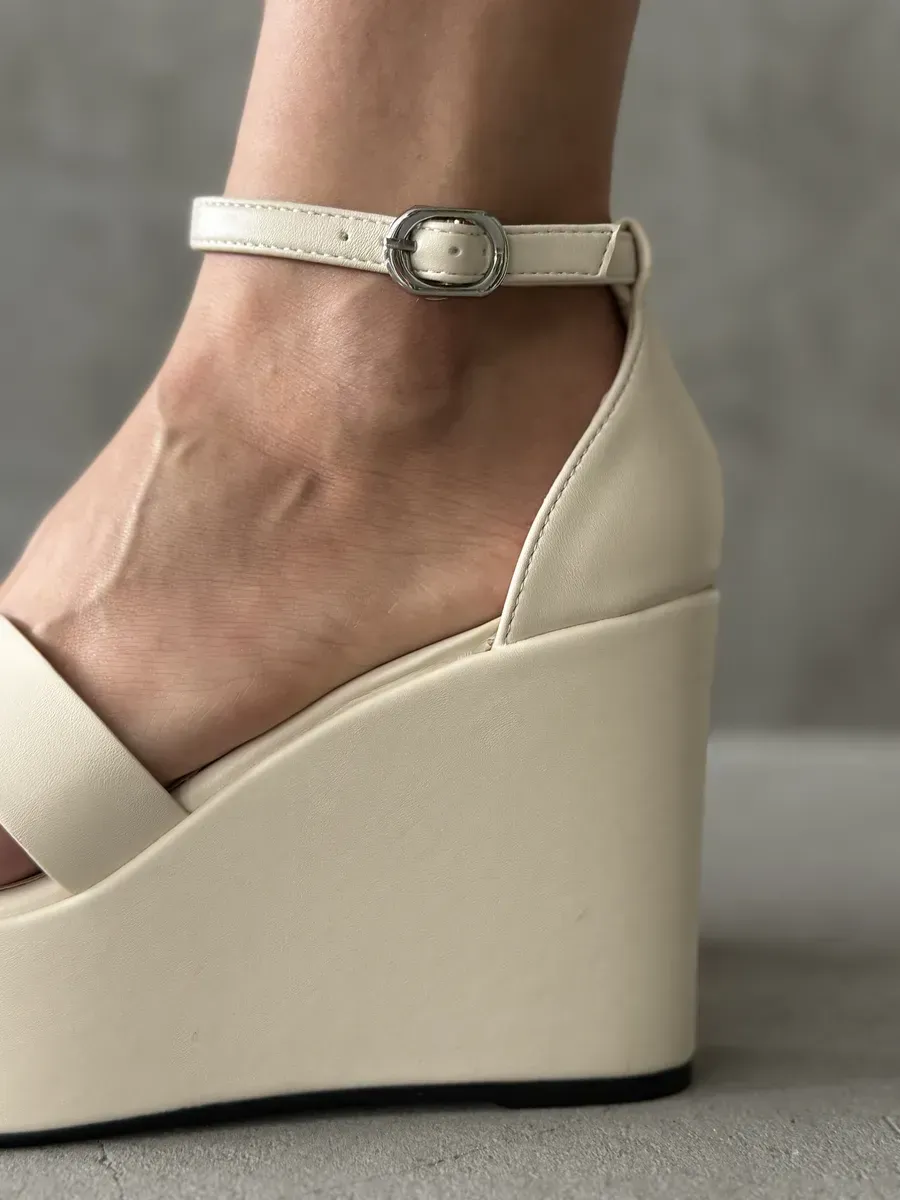 Босоножки женские экокожа