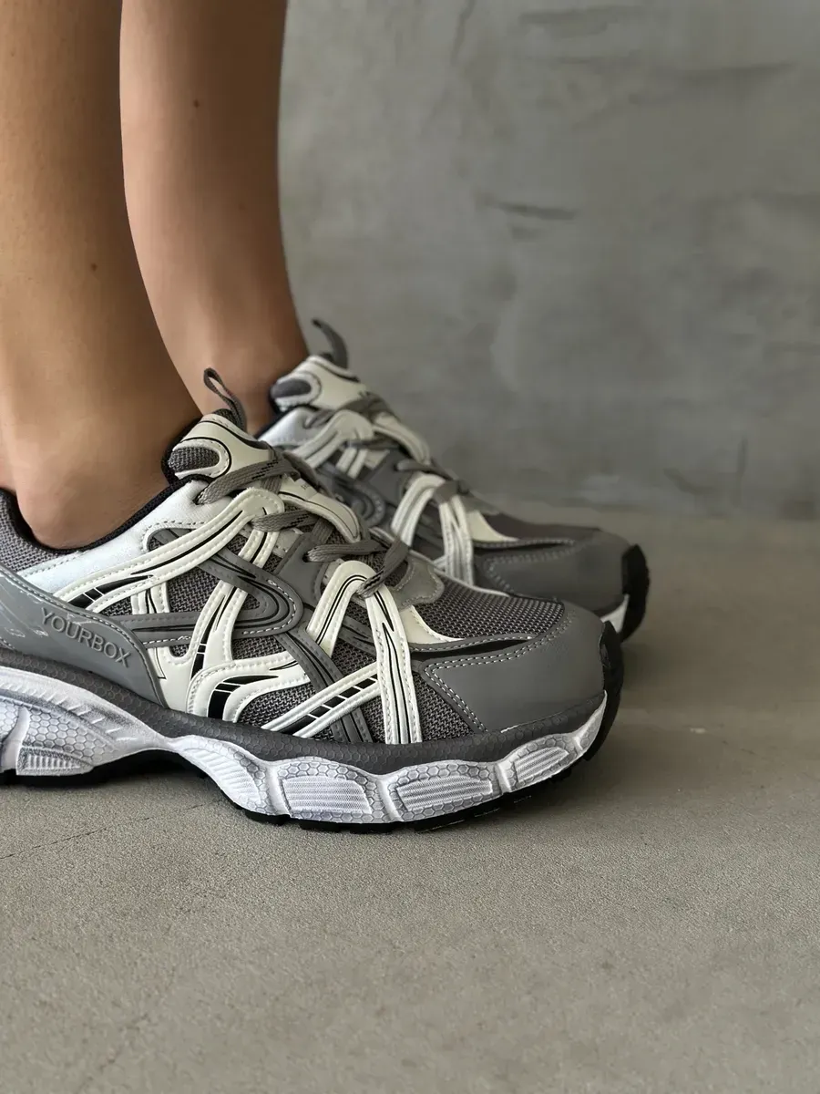 Кроссовки на платформе