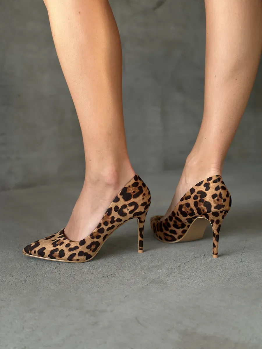 Вечерние туфли на шпильке