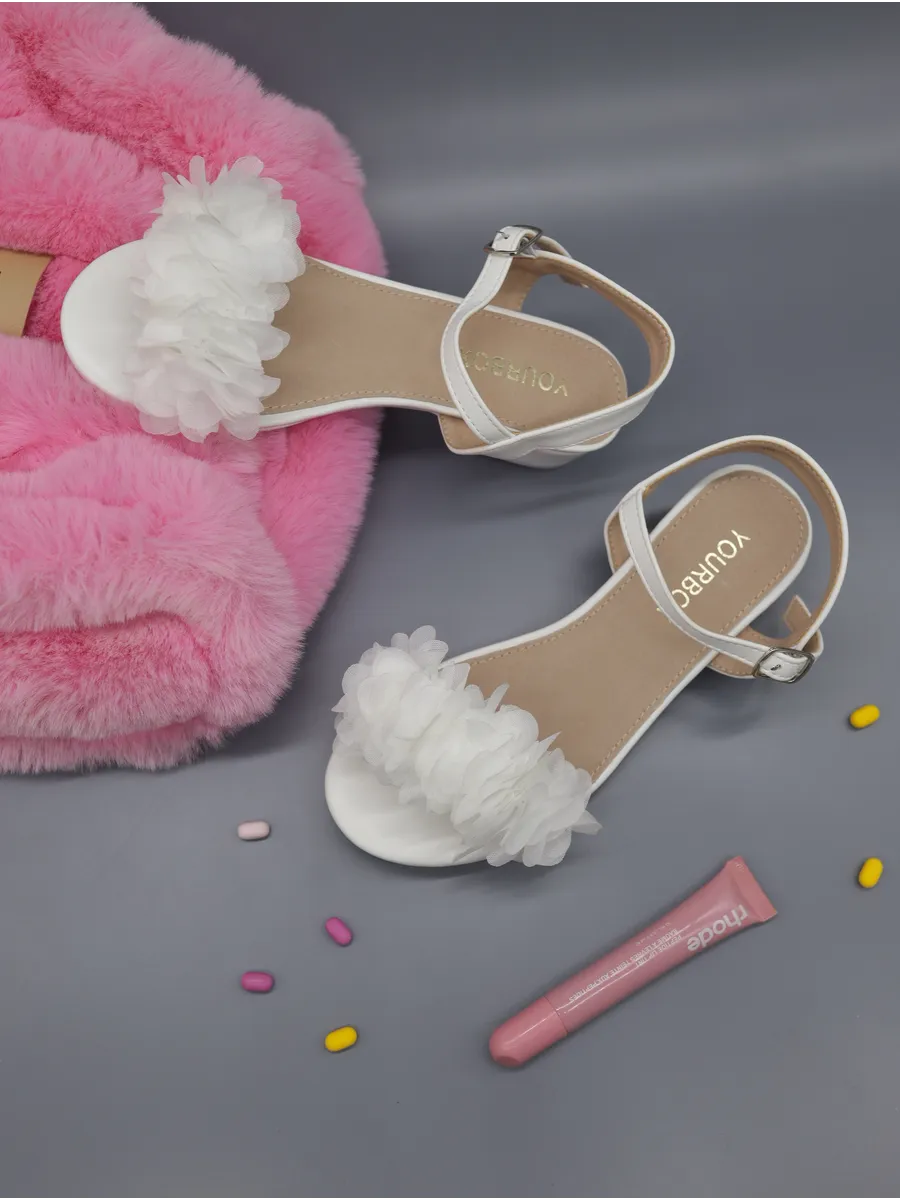 Летние босоножки подростковые на низком каблуке