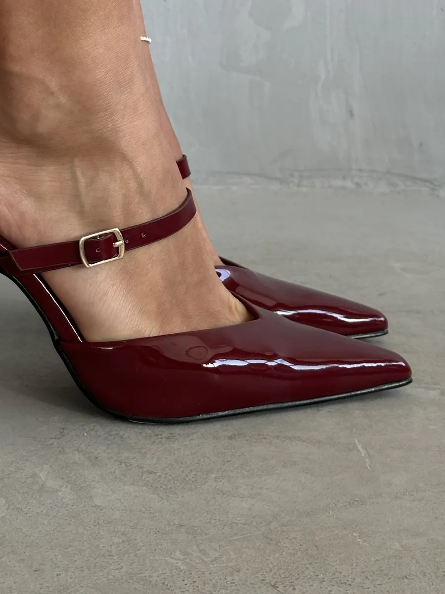 Туфли на низком каблуке мюли лодочки