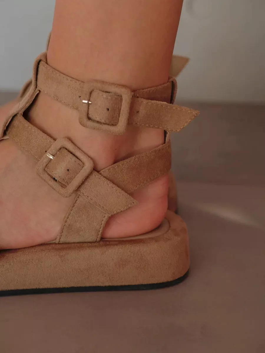 Босоножки женские экозамша