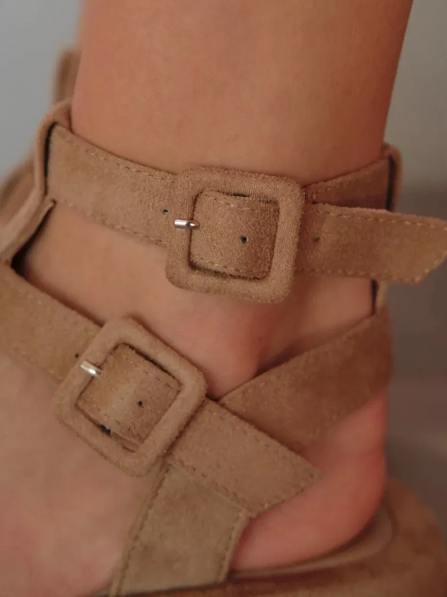 Босоножки женские экозамша