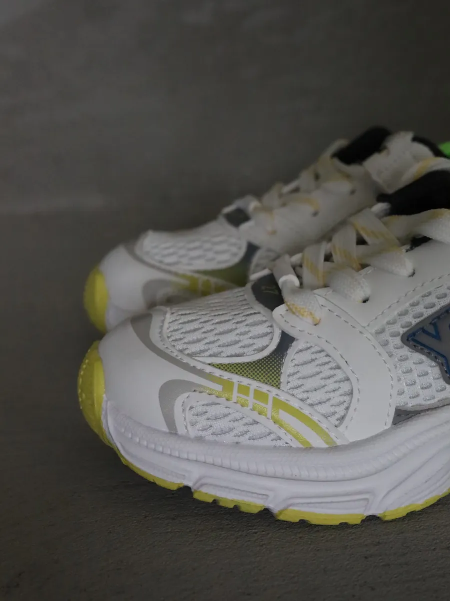 Кроссовки детские спортивные