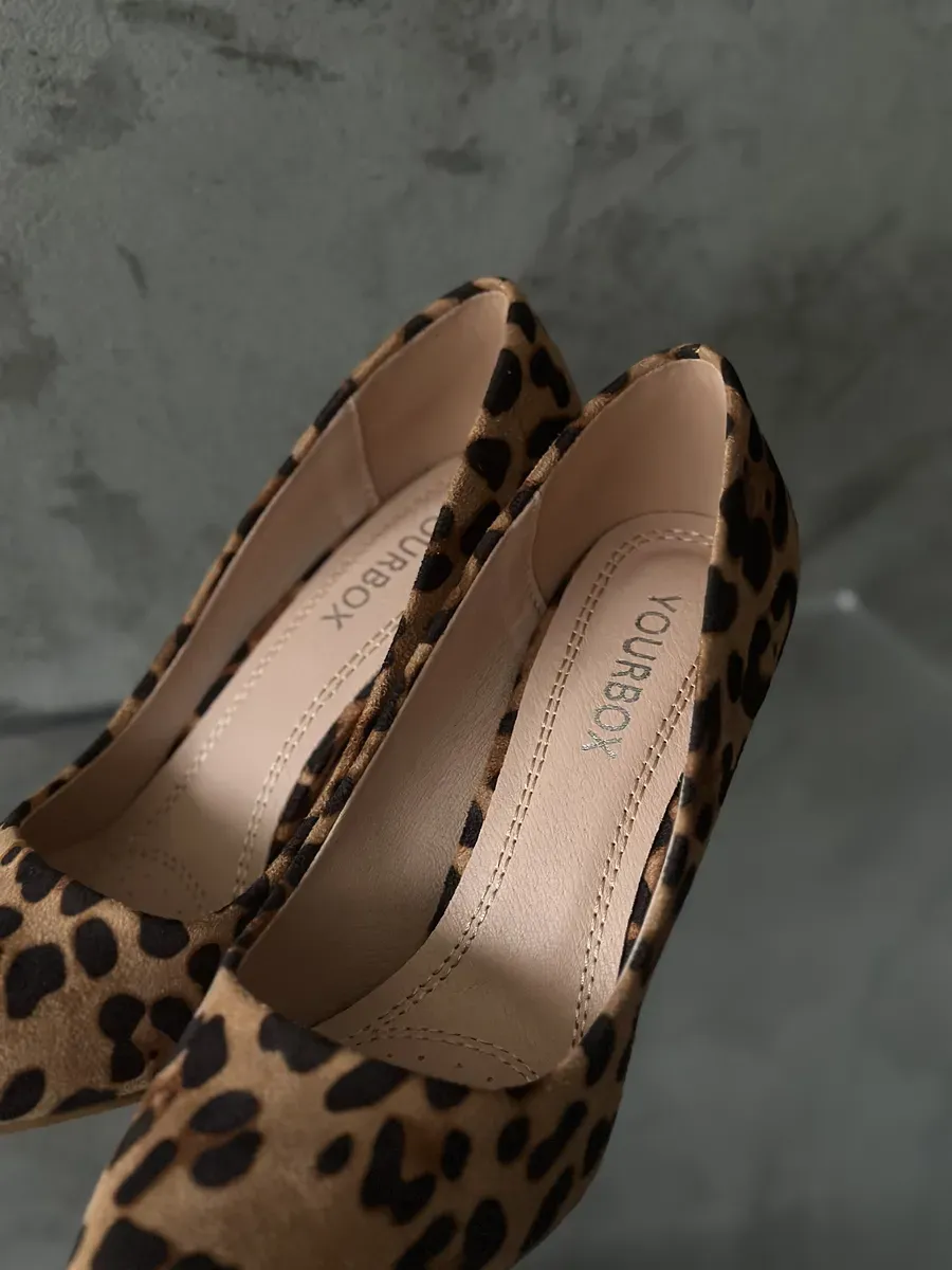 Вечерние туфли на шпильке