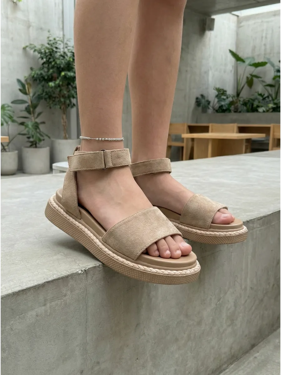 Летние босоножки на платформе