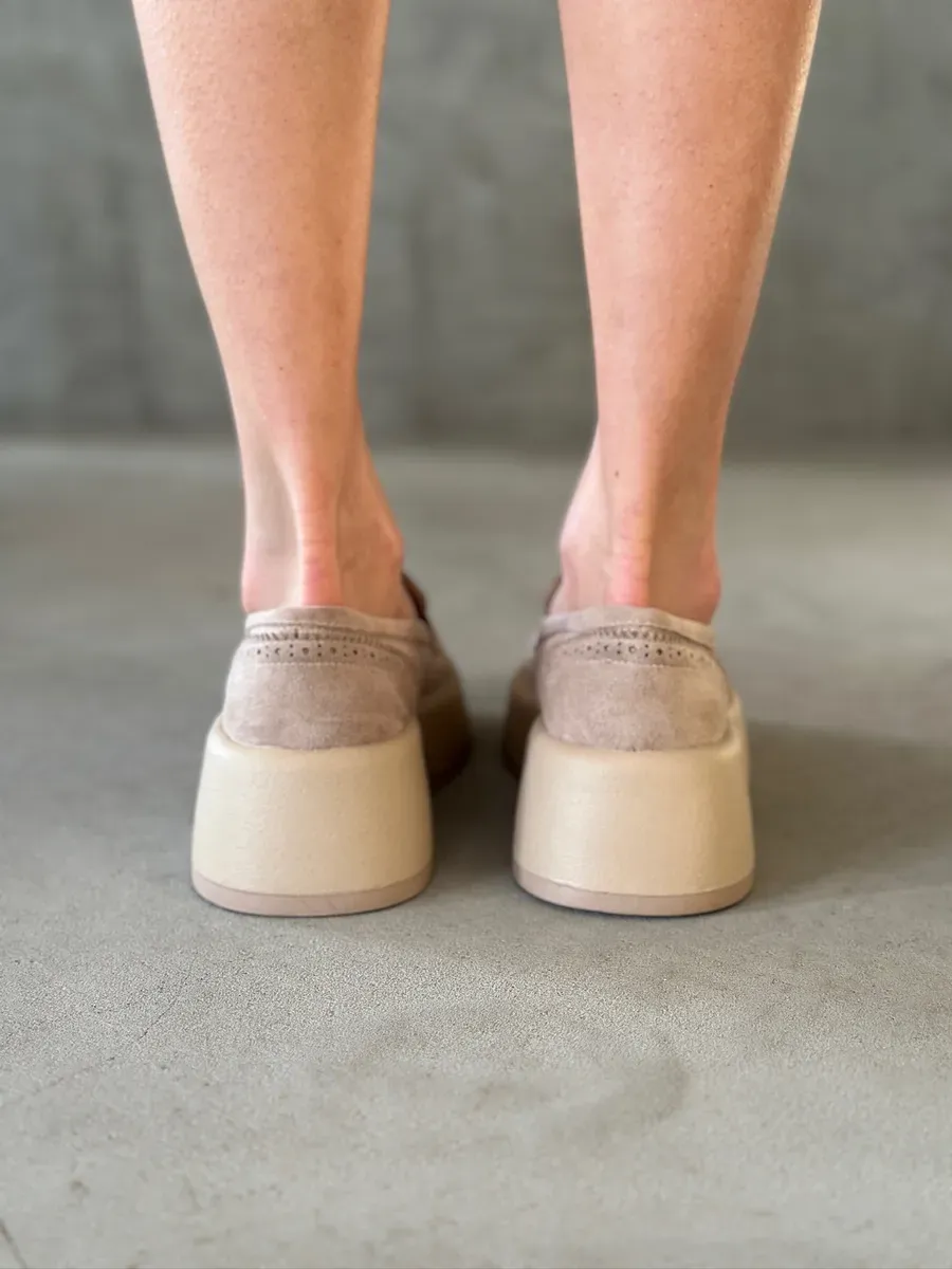 Лоферы женские экозамша