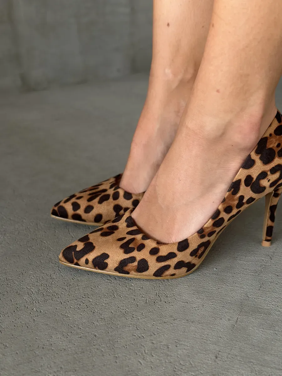 Вечерние туфли на шпильке