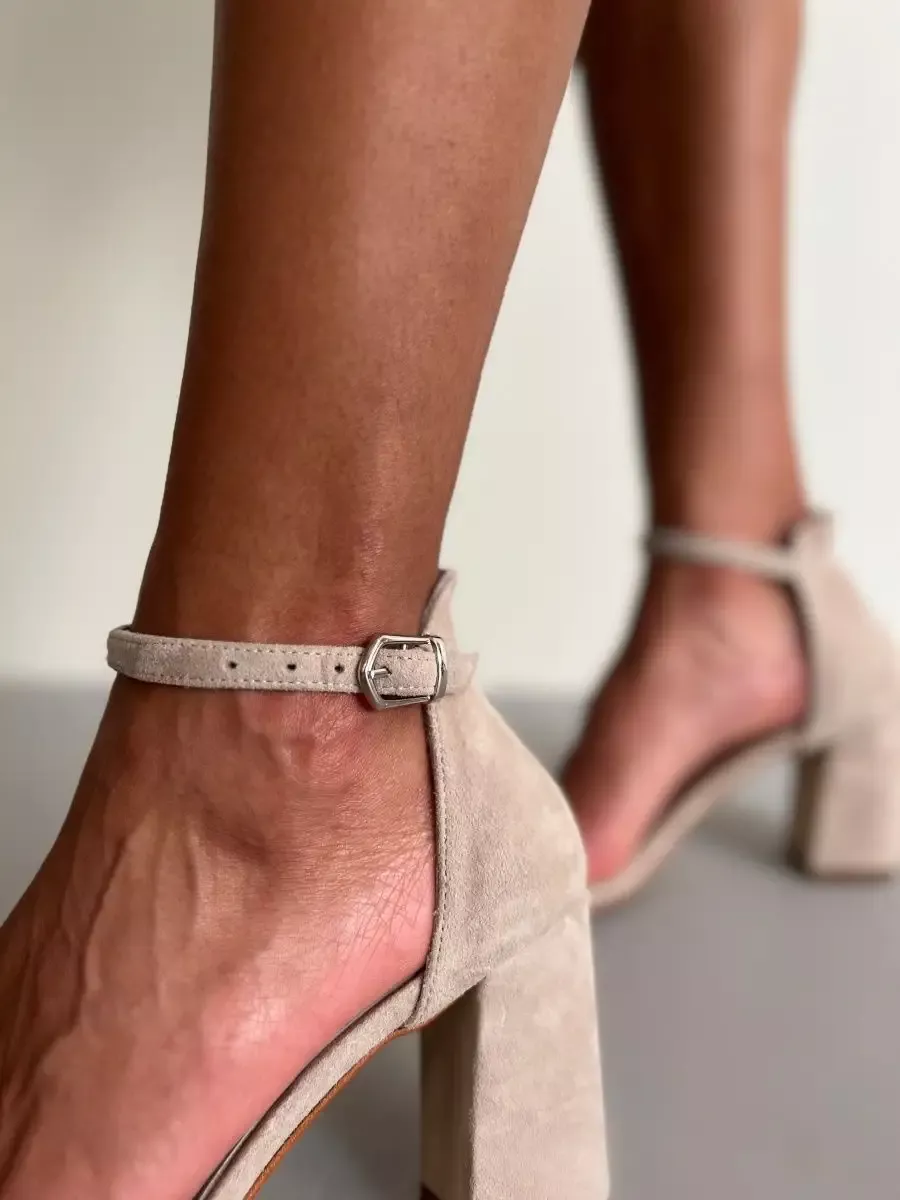 Босоножки женские замша