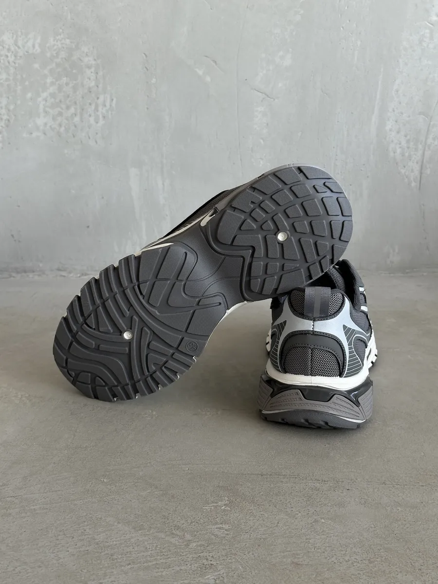 Демисезонные кроссовки мужские спортивные