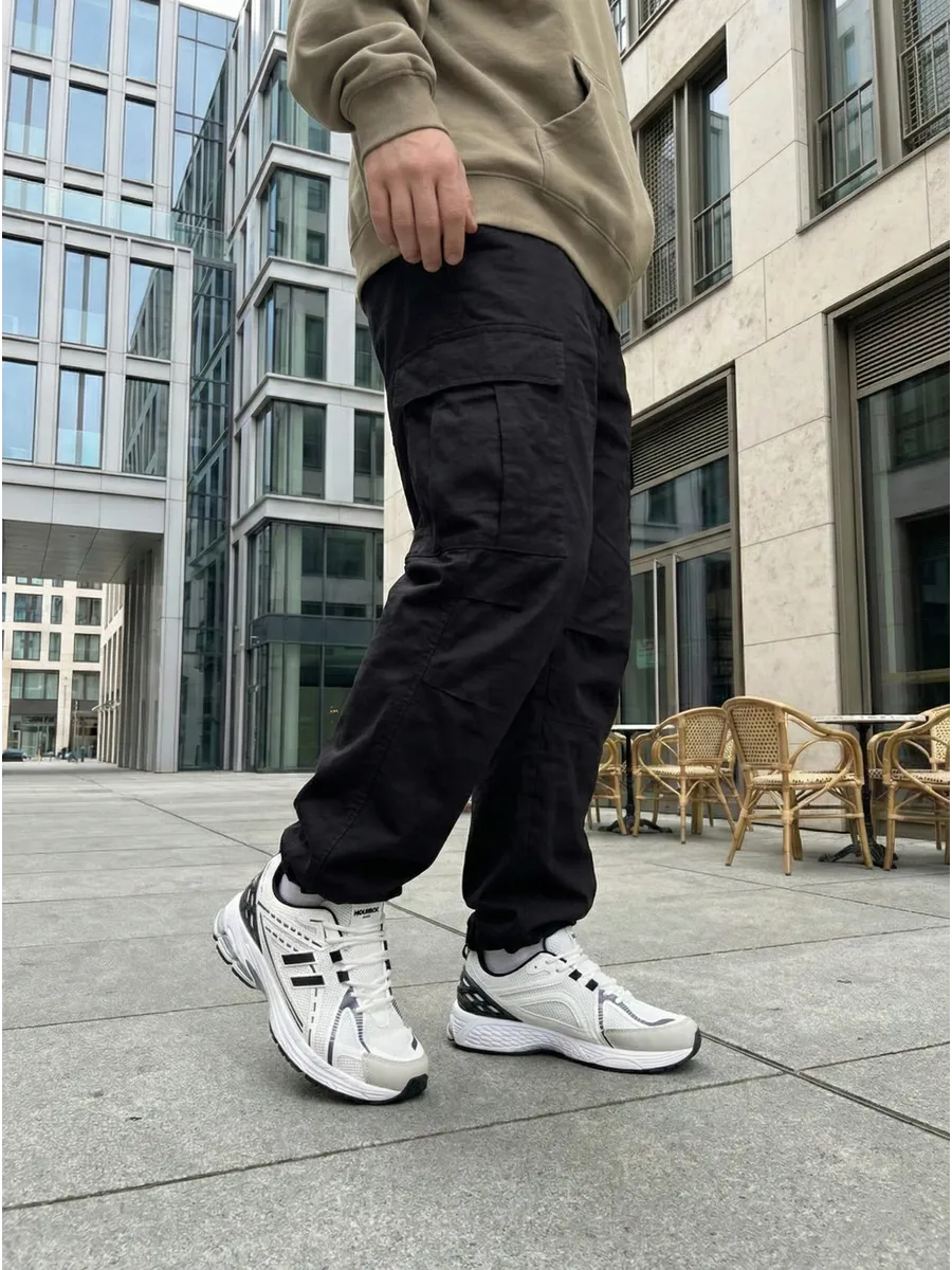 Кроссовки на высокой подошве повседневные