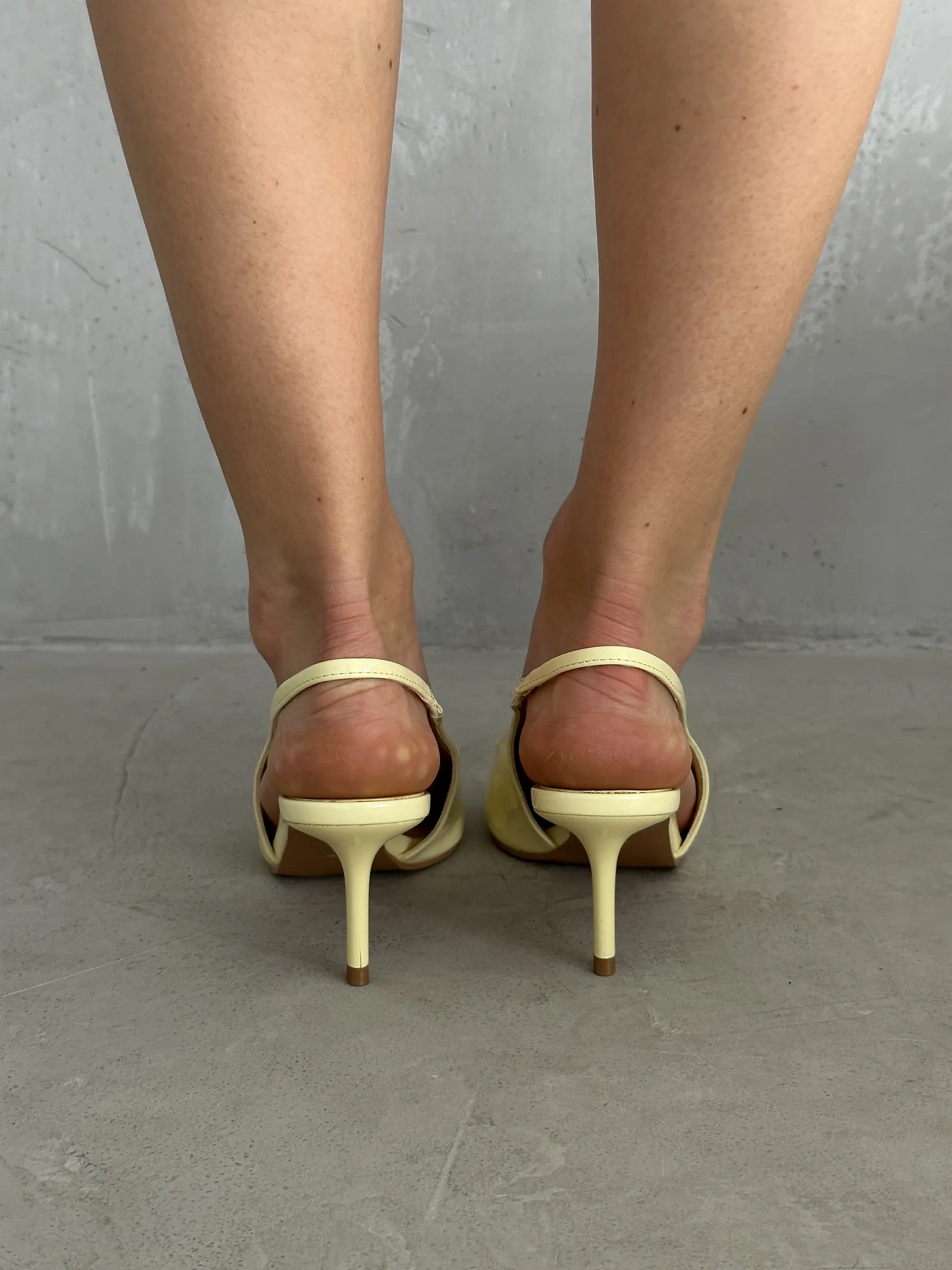 Туфли на каблуке с открытой пяткой лодочки