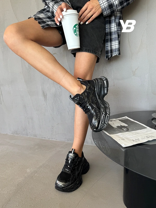 Кроссовки на высокой платформе