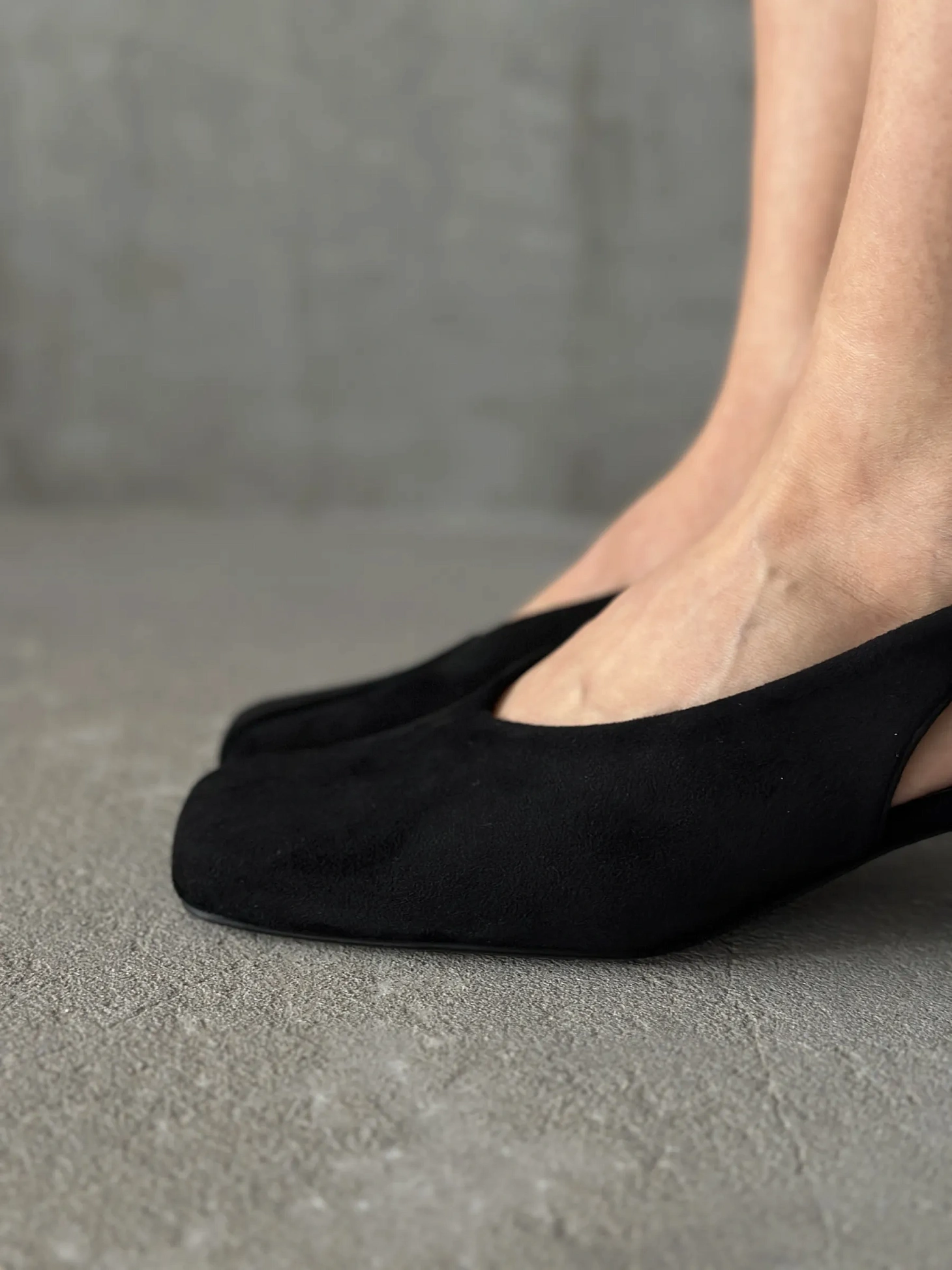 Туфли на каблуке с открытой пяткой лодочки