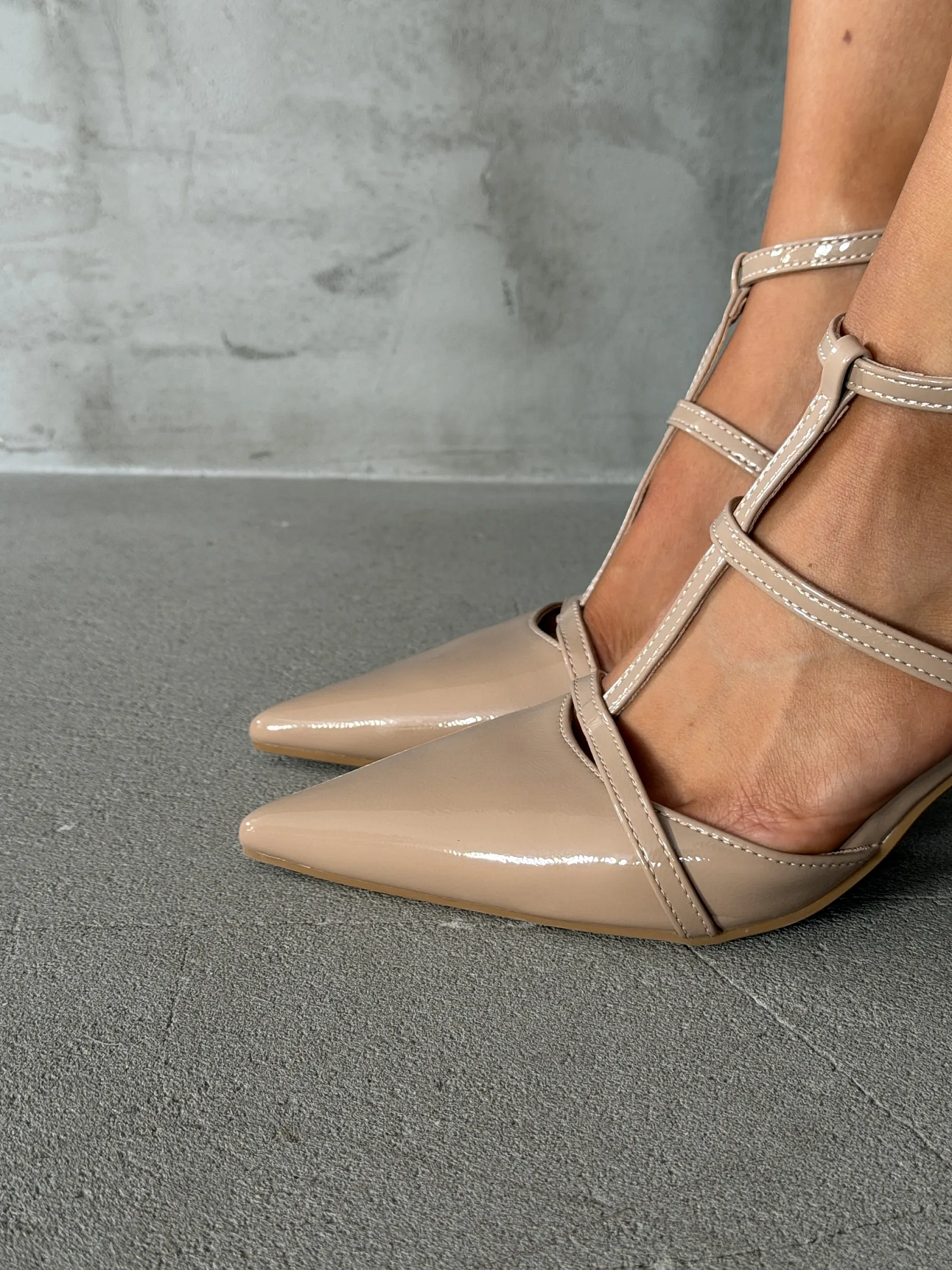 Туфли женские на каблуке с открытой пяткой вечерние