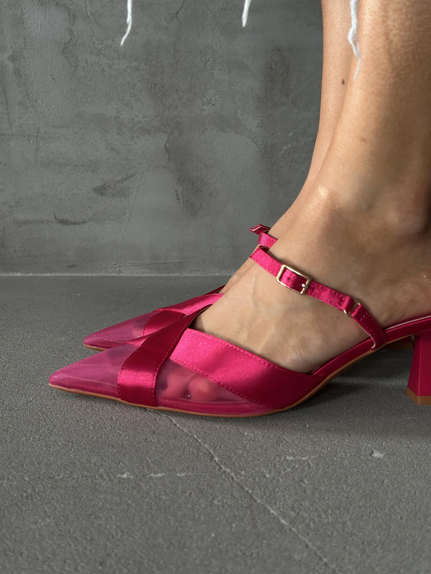 Туфли на каблуке с открытой пяткой лодочки