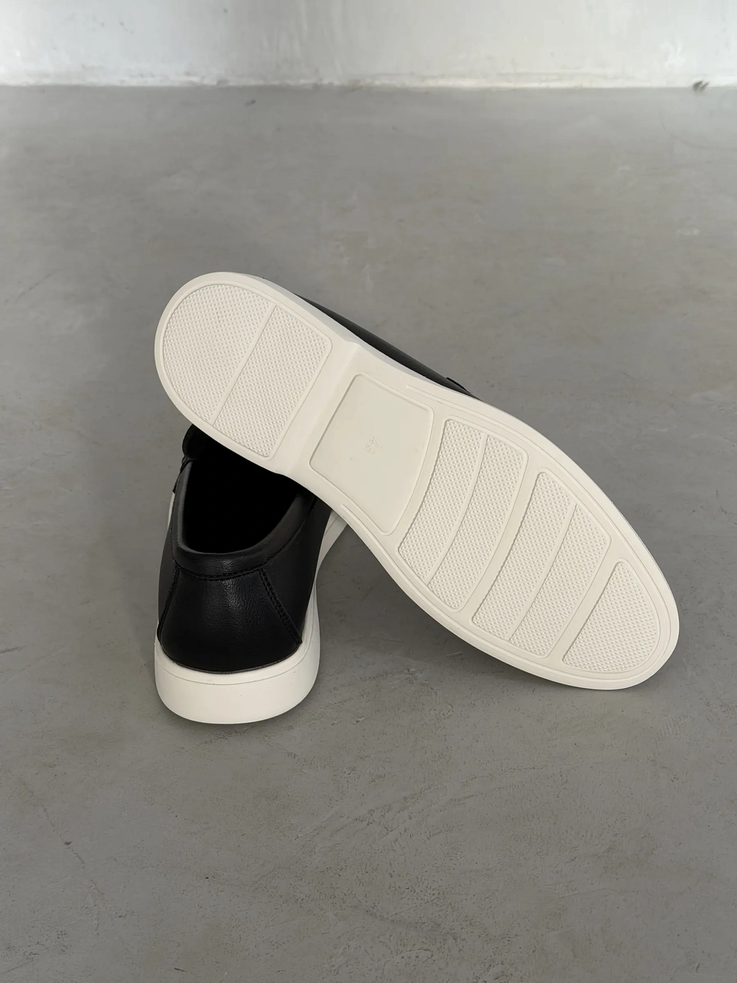 Кожаные лоферы мужские классические на платформе