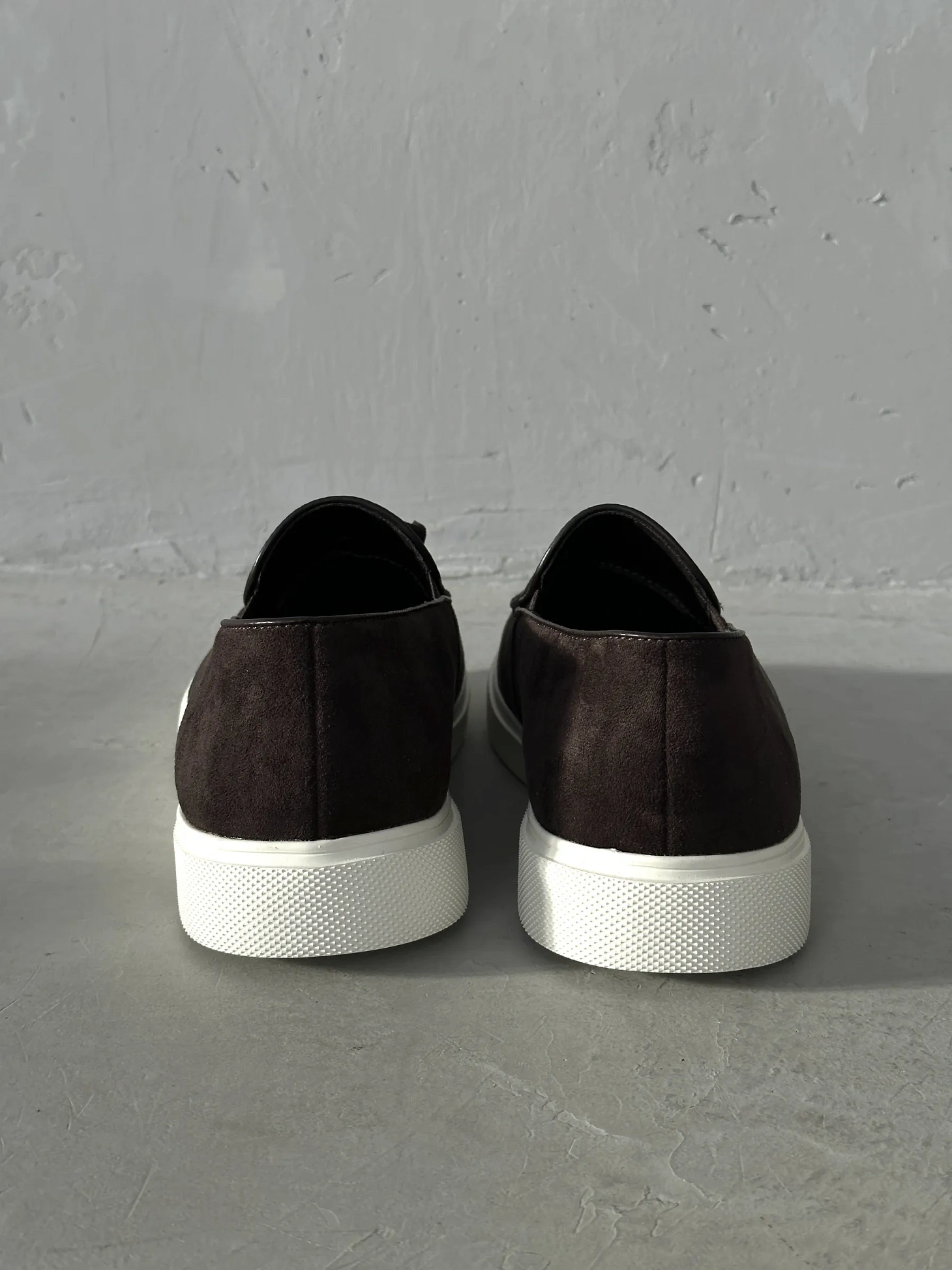 Замшевые лоферы мужские классические на платформе