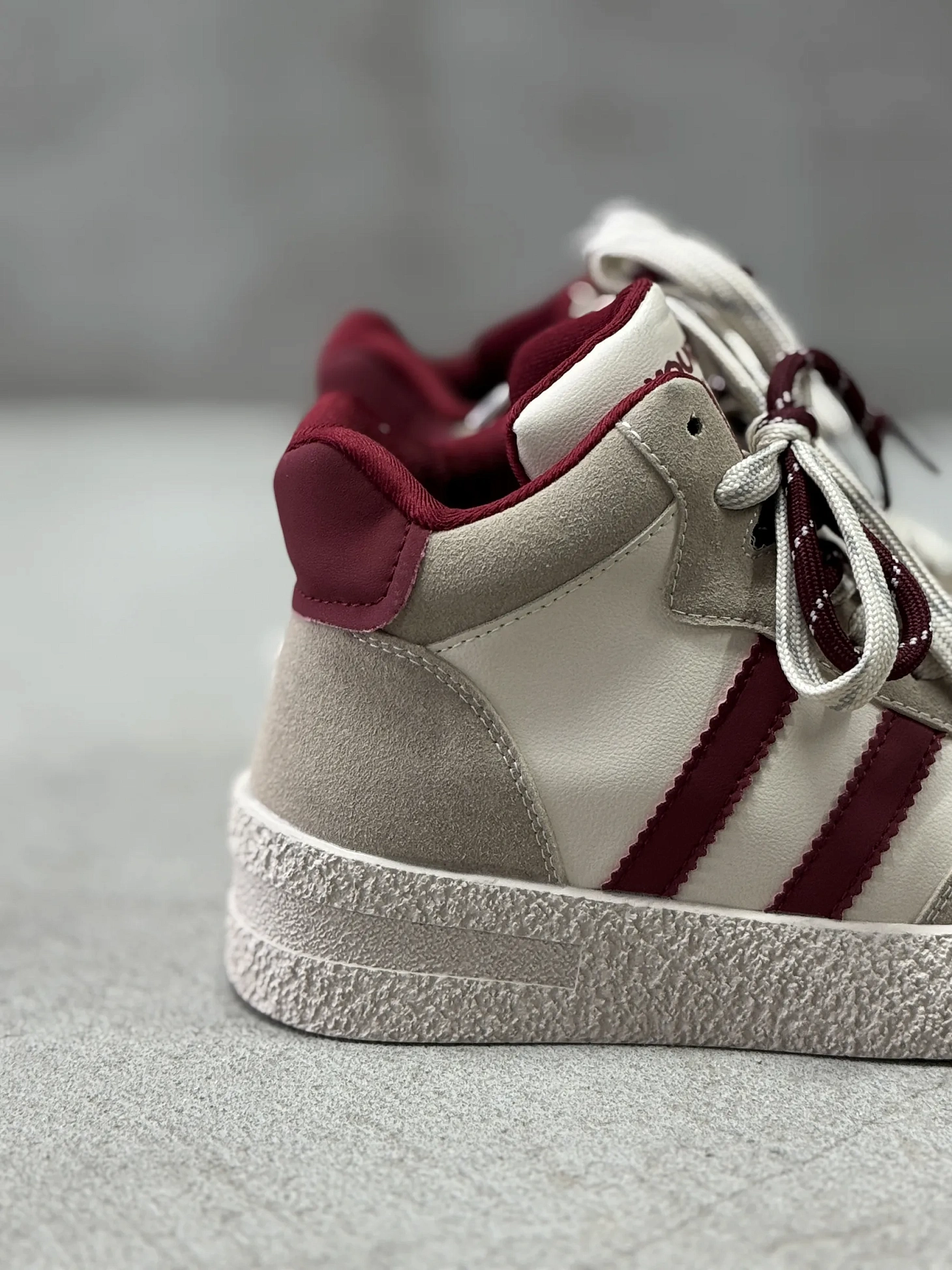 Демисезонные ботинки высокие на платформе