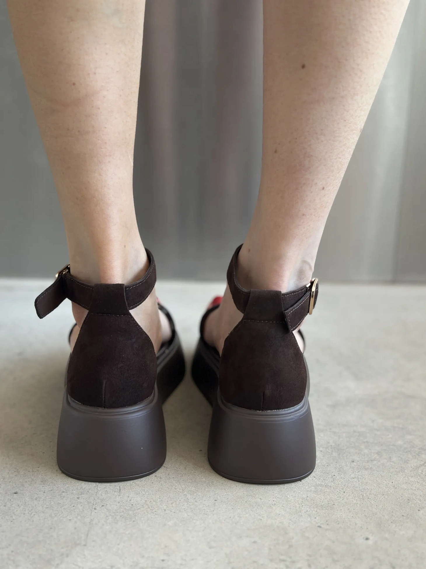 Летние босоножки на платформе