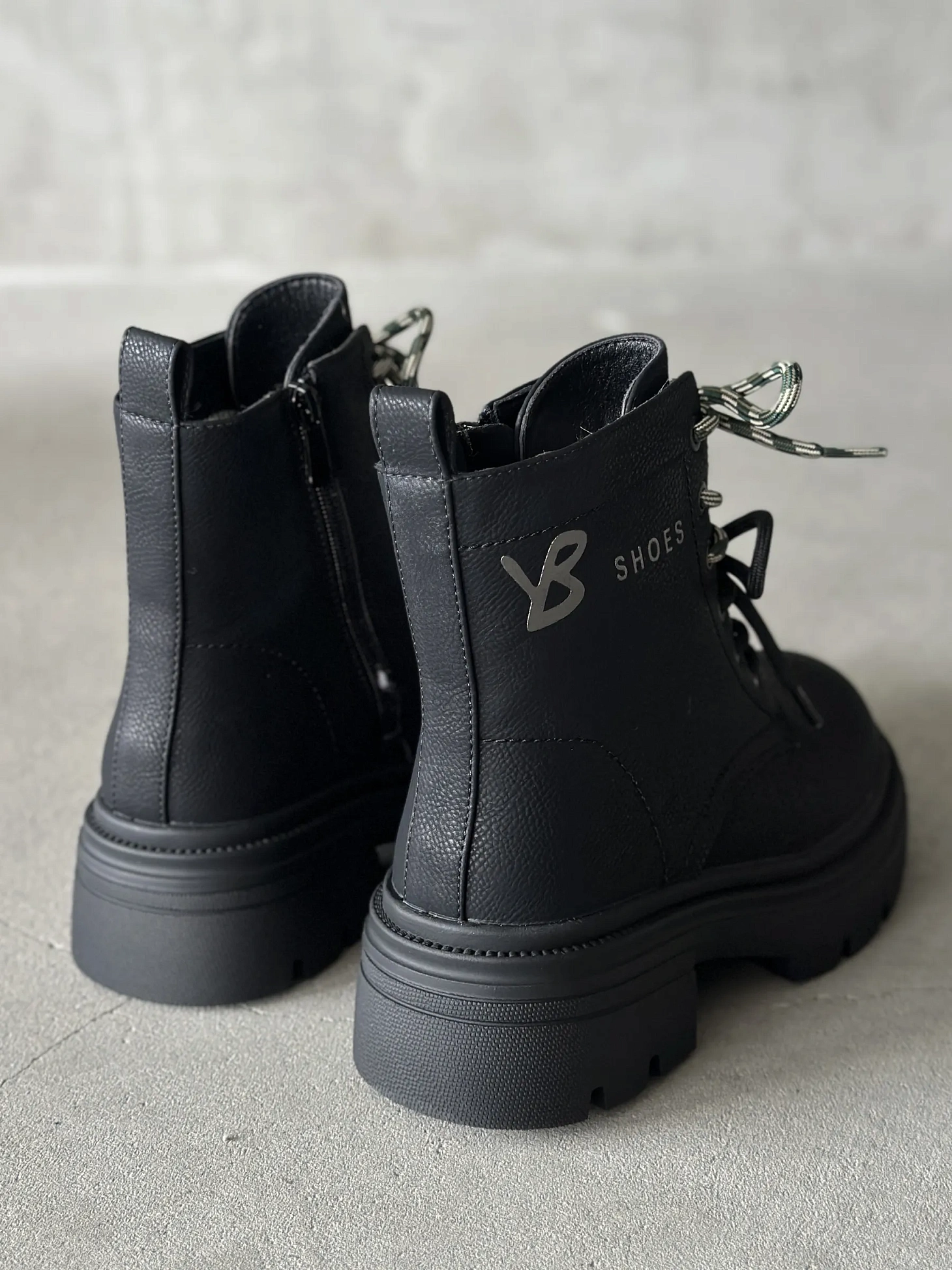 Зимние ботинки подростковые со шнуровкой берцы