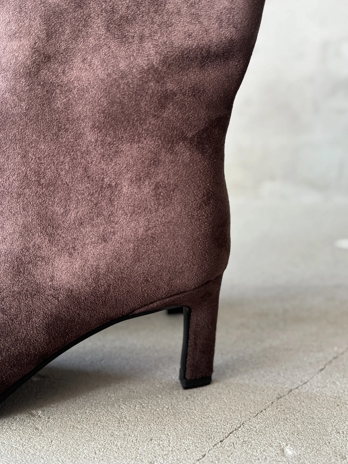 Ботильоны на низком каблуке демисезонные