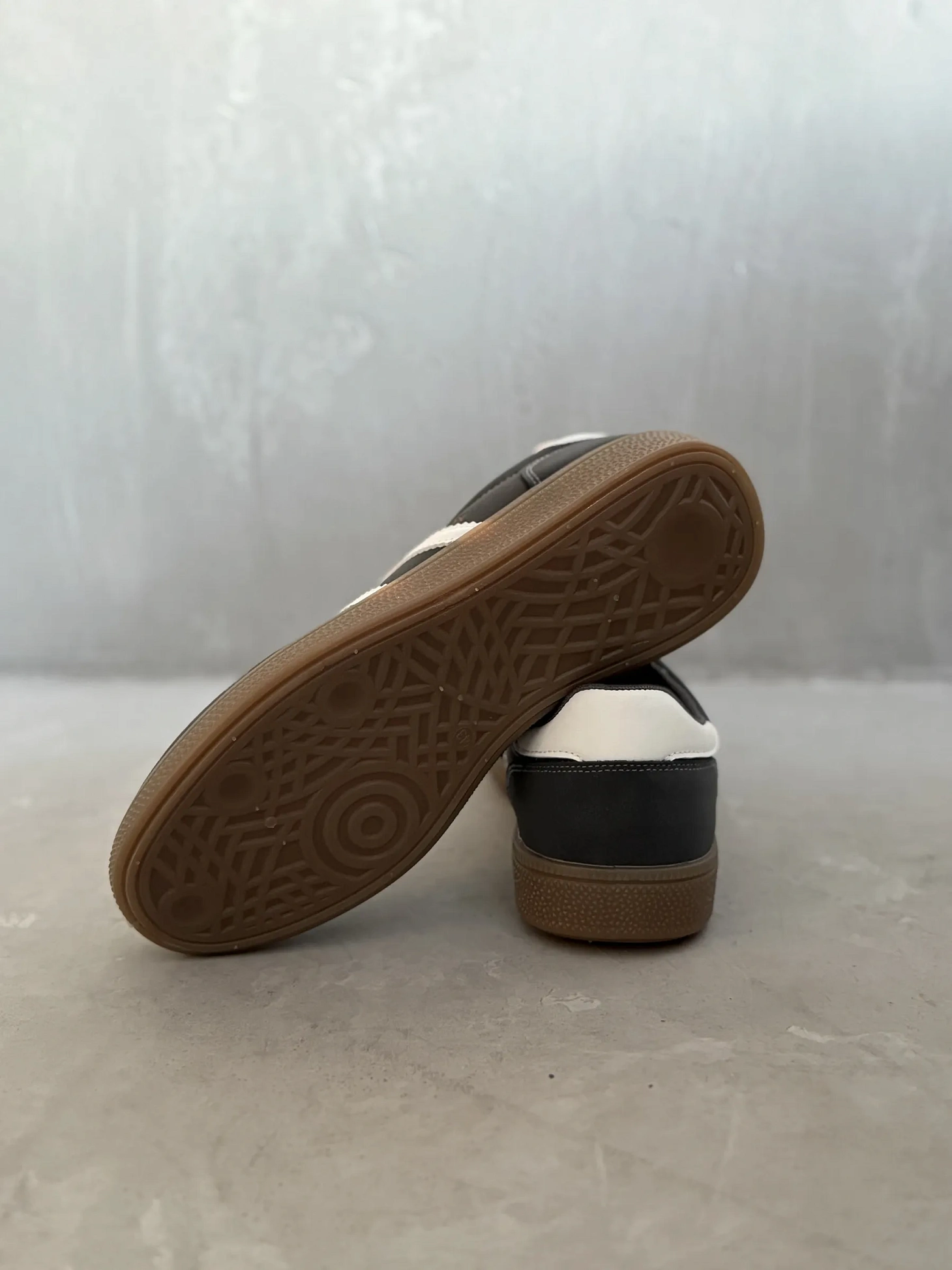 Демисезонные кроссовки мужские кеды