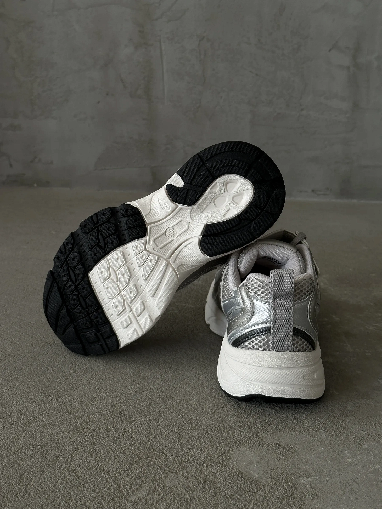 Кроссовки подростковые весна на платформе спортивные