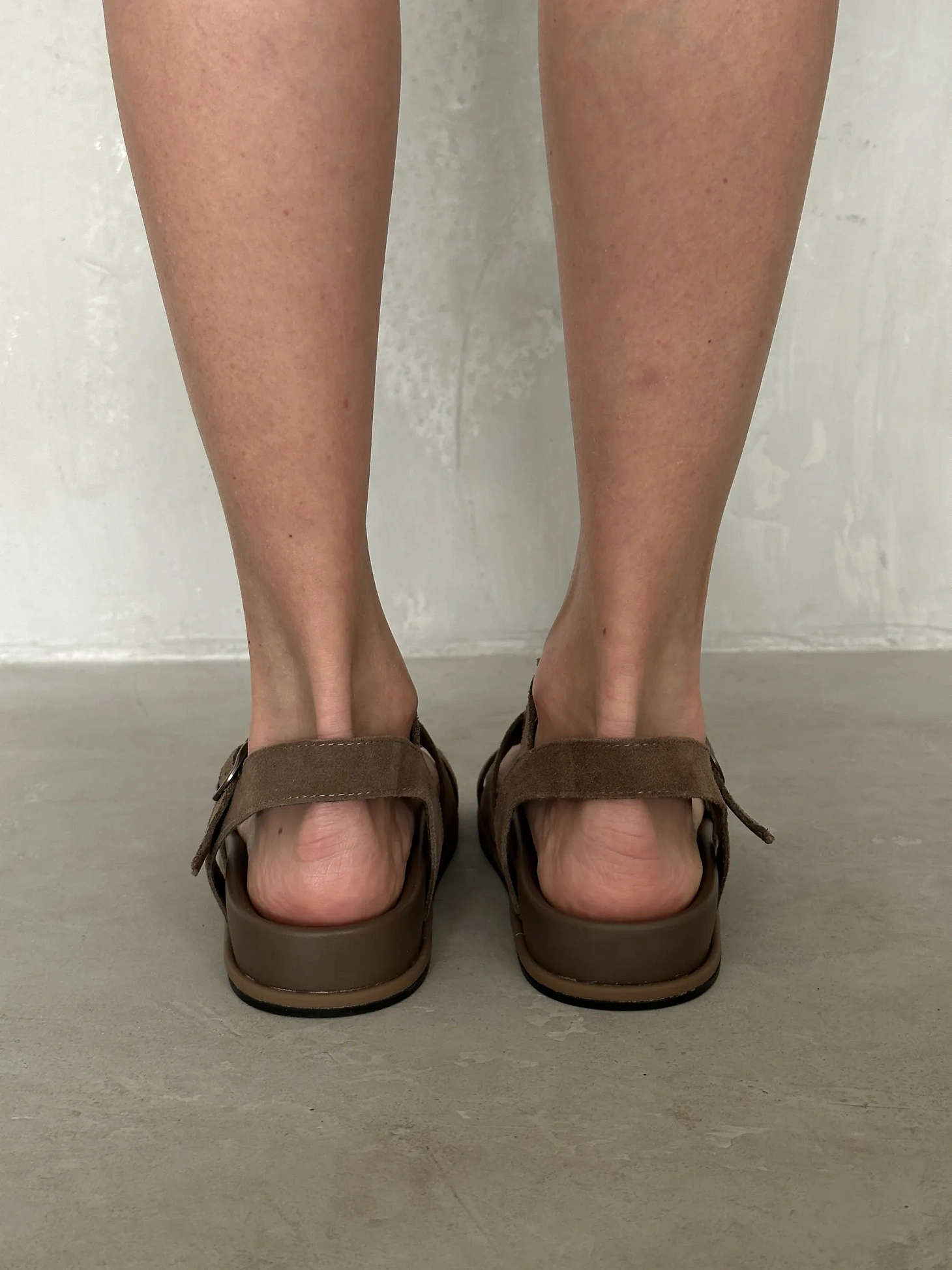 Летние босоножки женские на плоской подошве