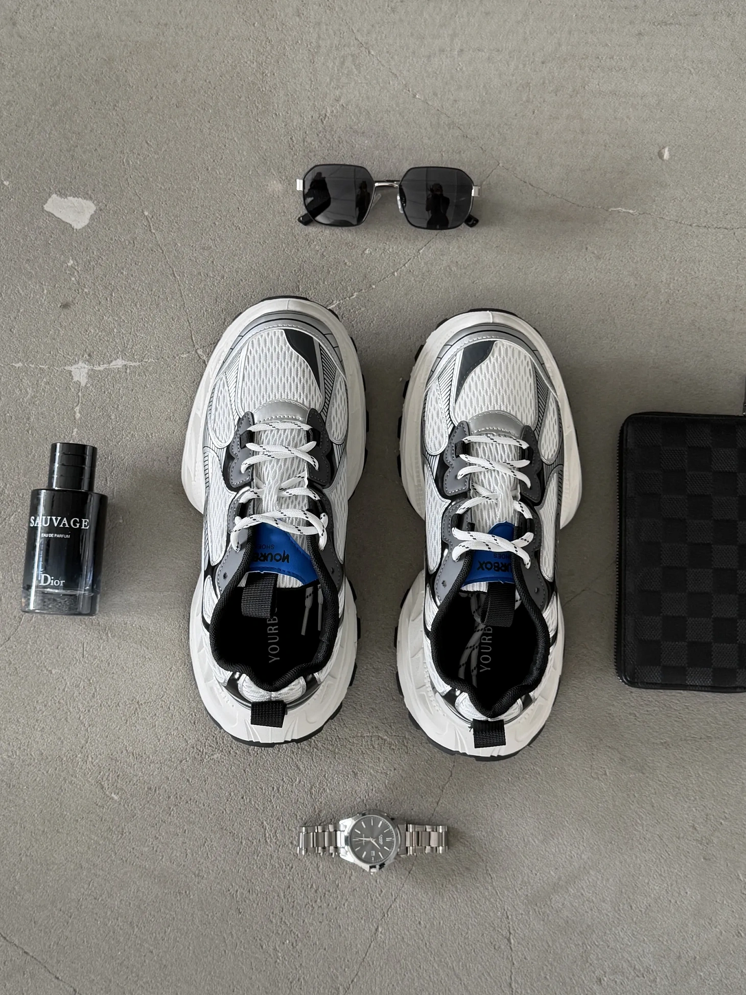 Кроссовки на высокой подошве повседневные