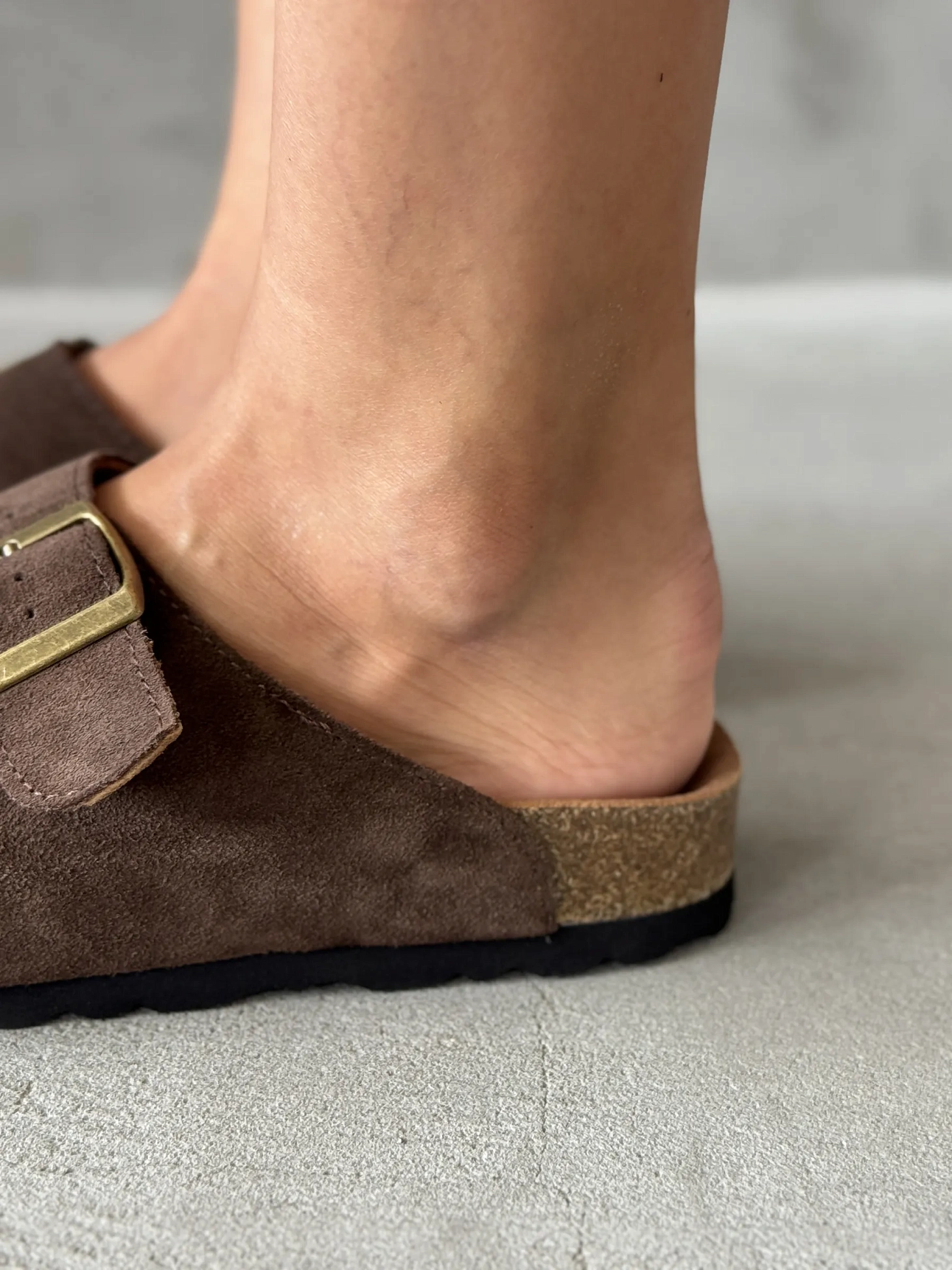 Босоножки женские натуральная замша