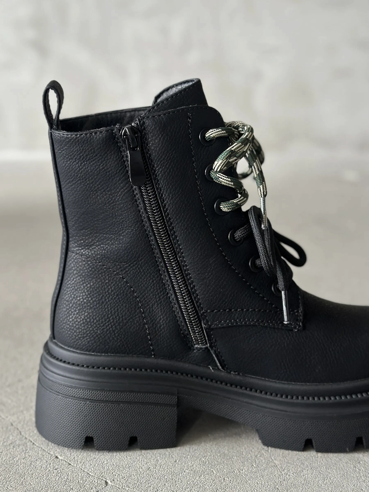 Зимние ботинки подростковые со шнуровкой берцы