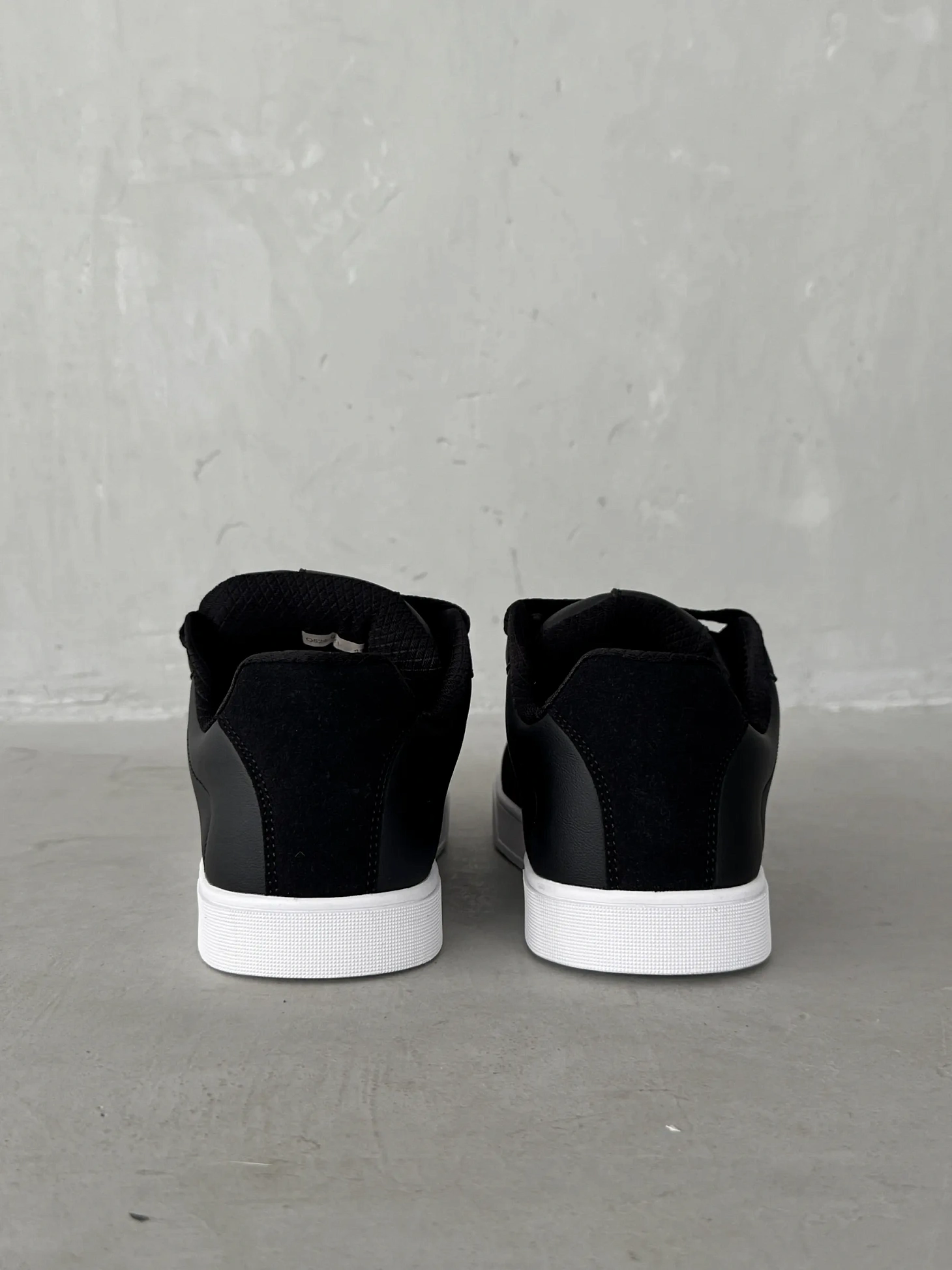 Демисезонные кроссовки высокие кеды