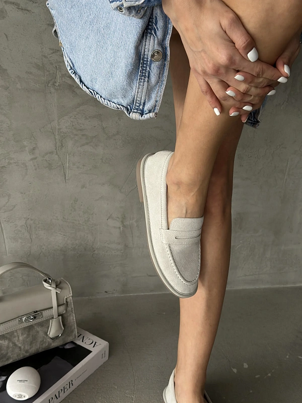 Лоферы женские натуральная замшевые молочные летние