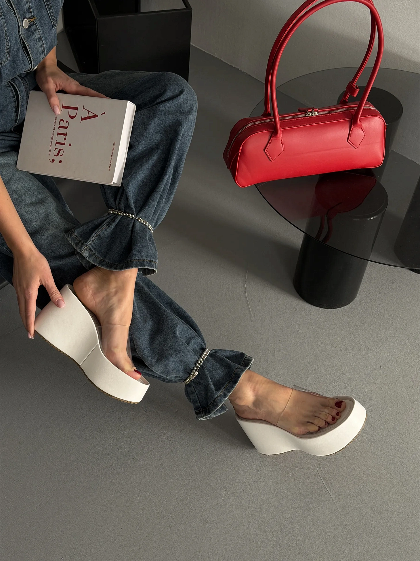 Летние босоножки женские на танкетке