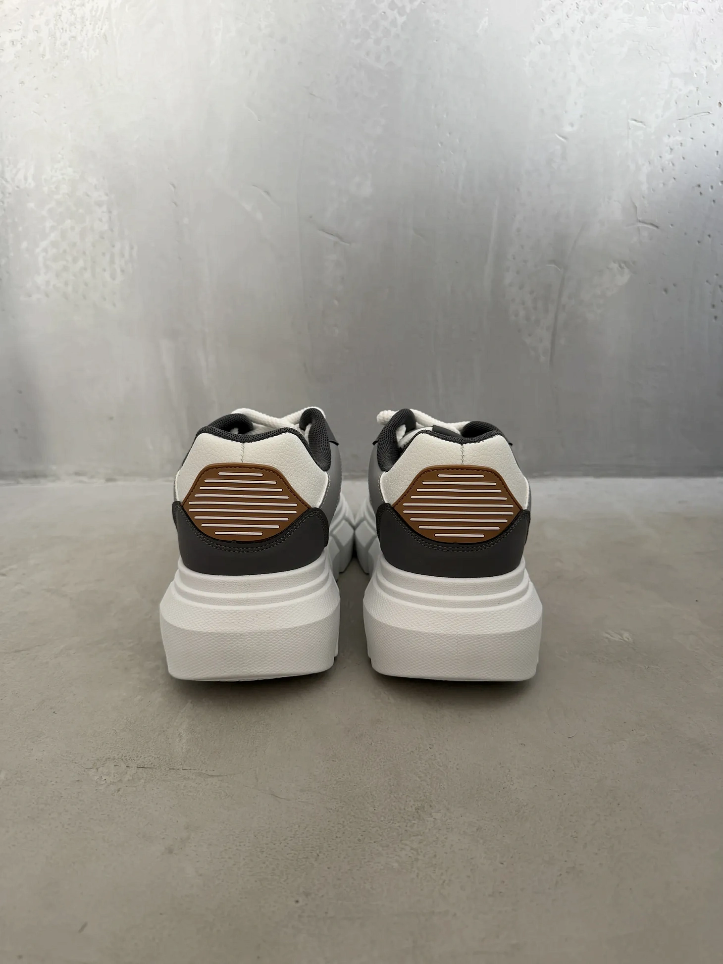 Демисезонные кроссовки высокие кеды