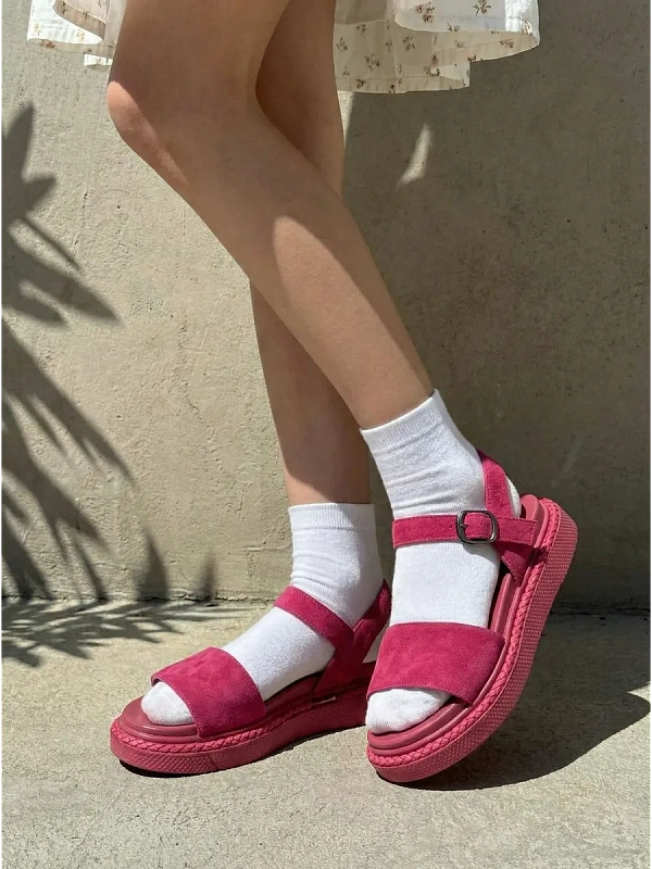 Летние босоножки на платформе