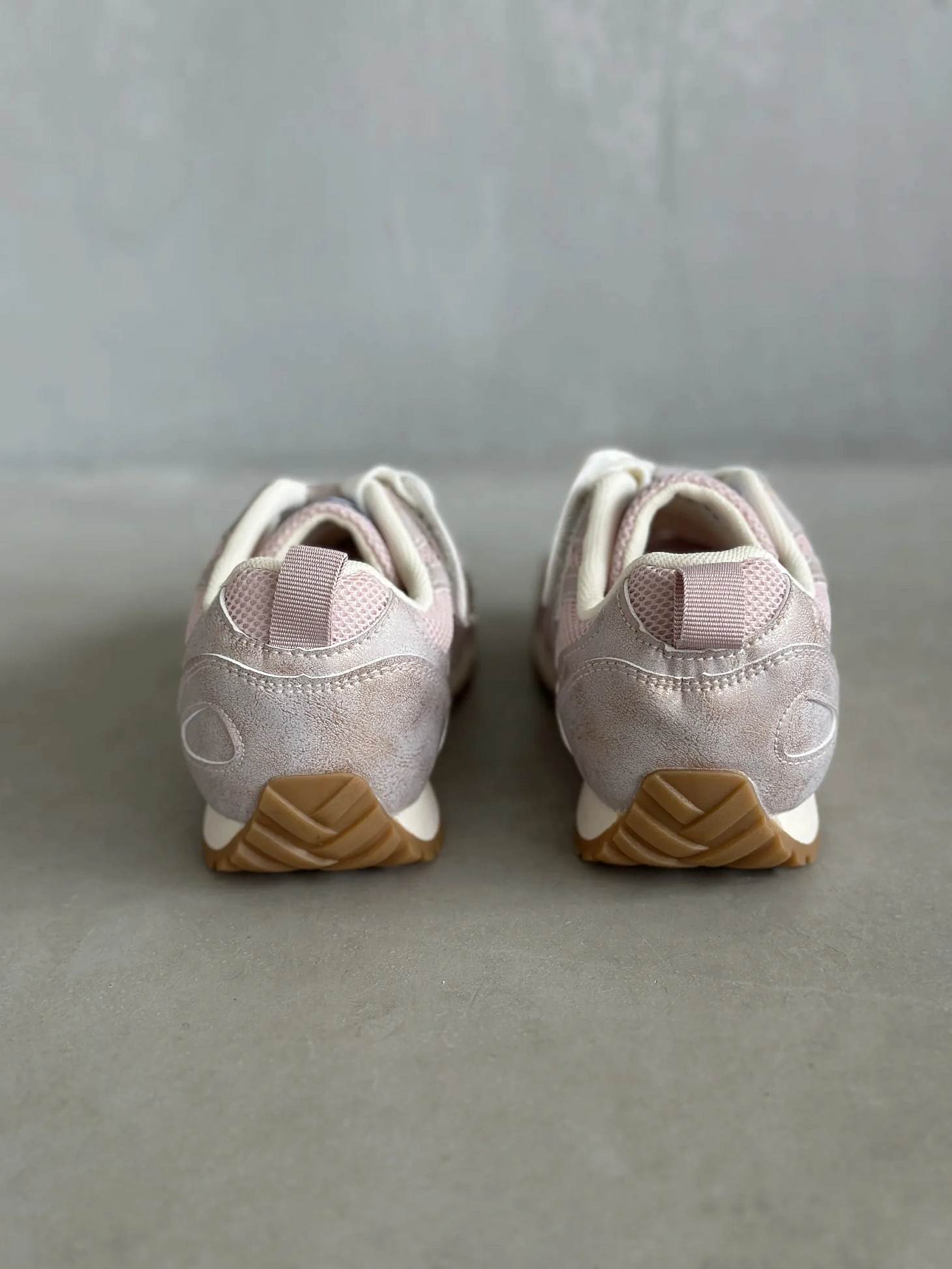 Детские кроссовки спортивные на низкой подошве