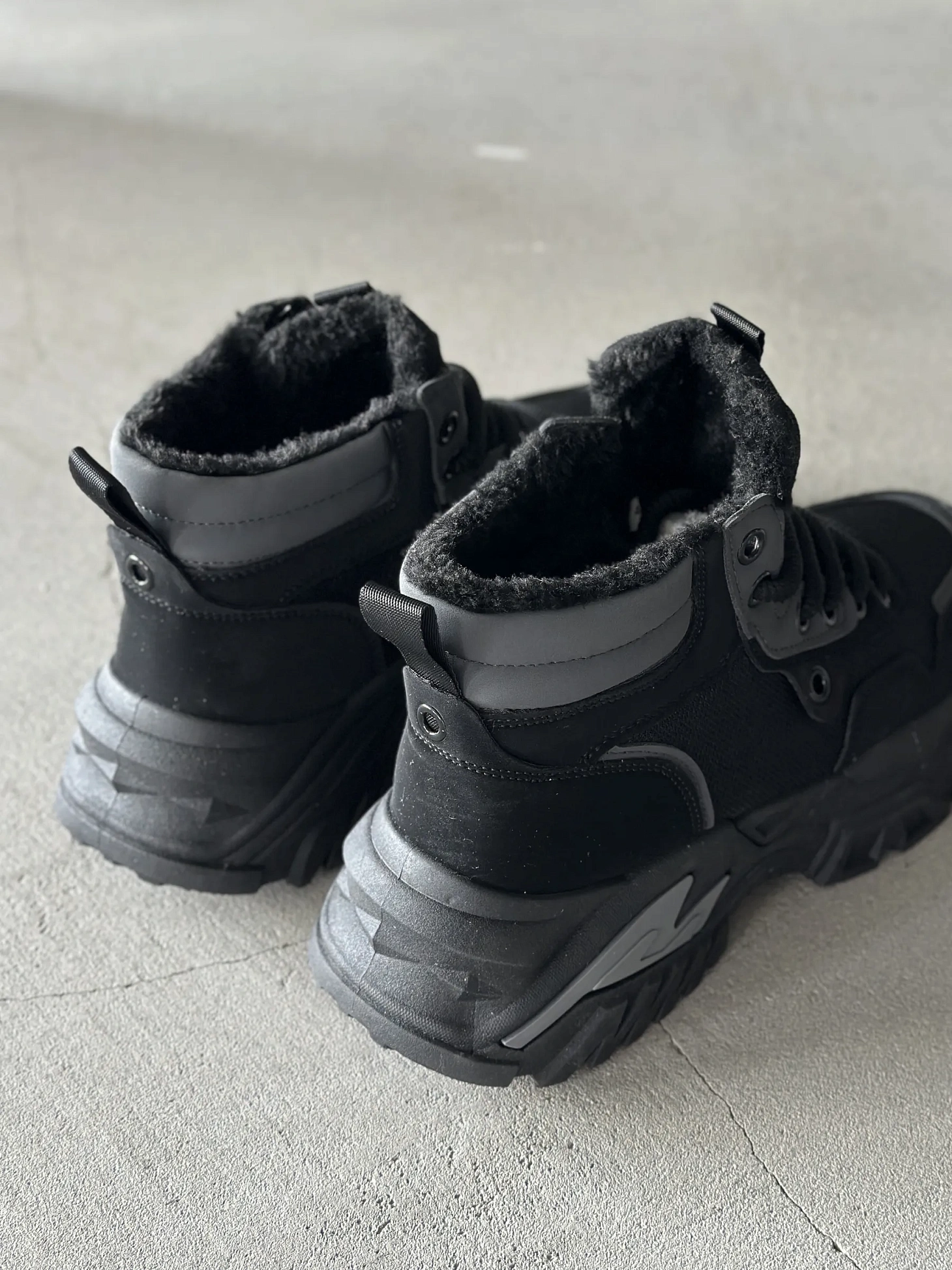 Зимние кроссовки утепленные высокие кеды