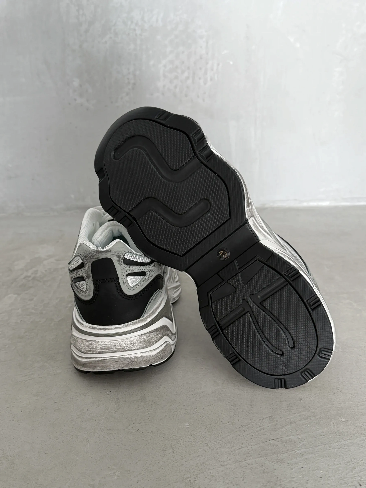 Демисезонные кроссовки мужские спортивные на высокой подошве