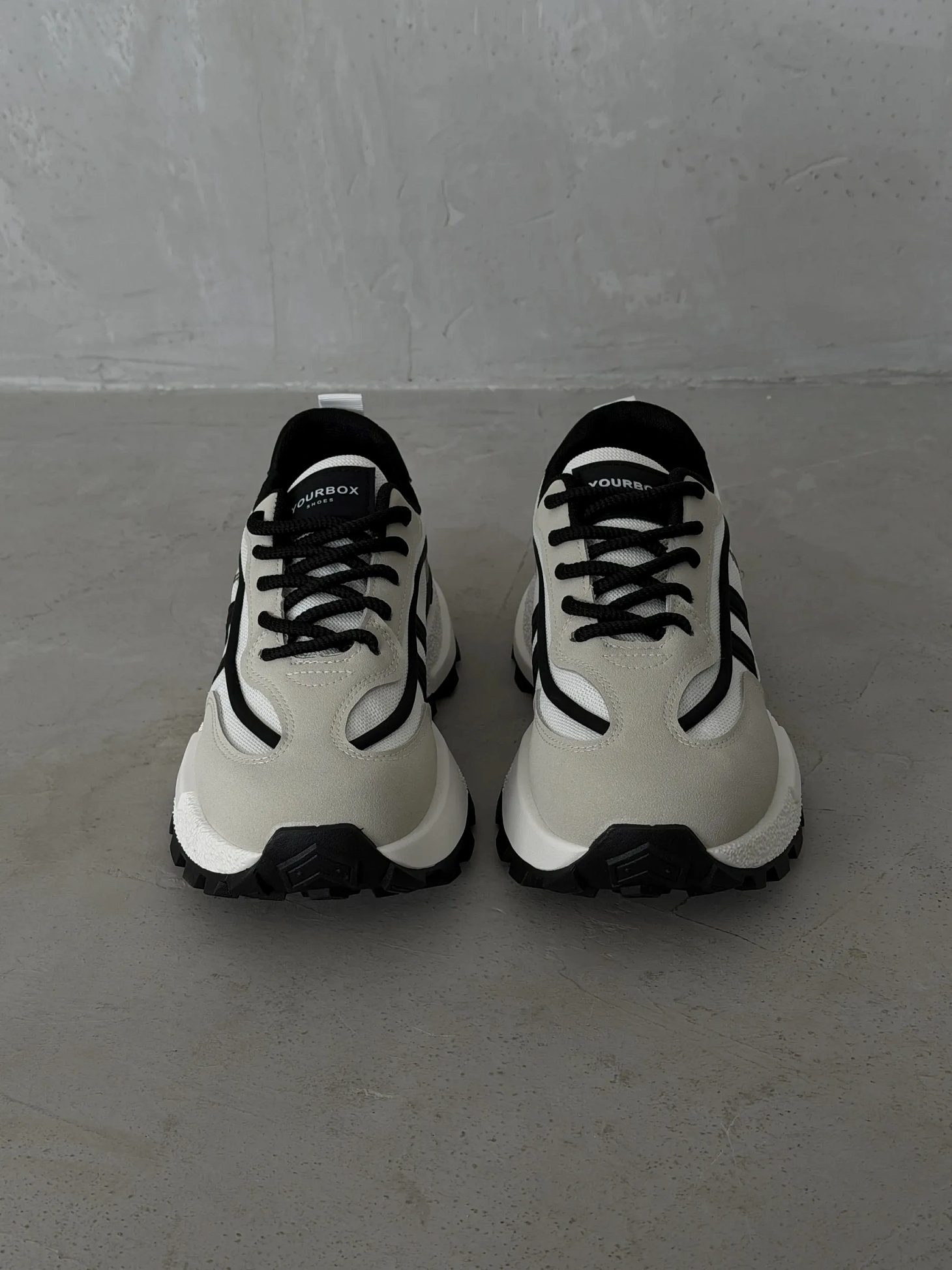 Демисезонные кроссовки спортивные