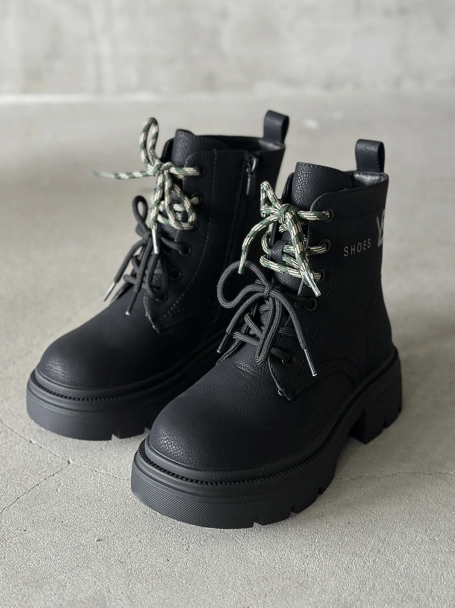 Зимние ботинки подростковые со шнуровкой берцы