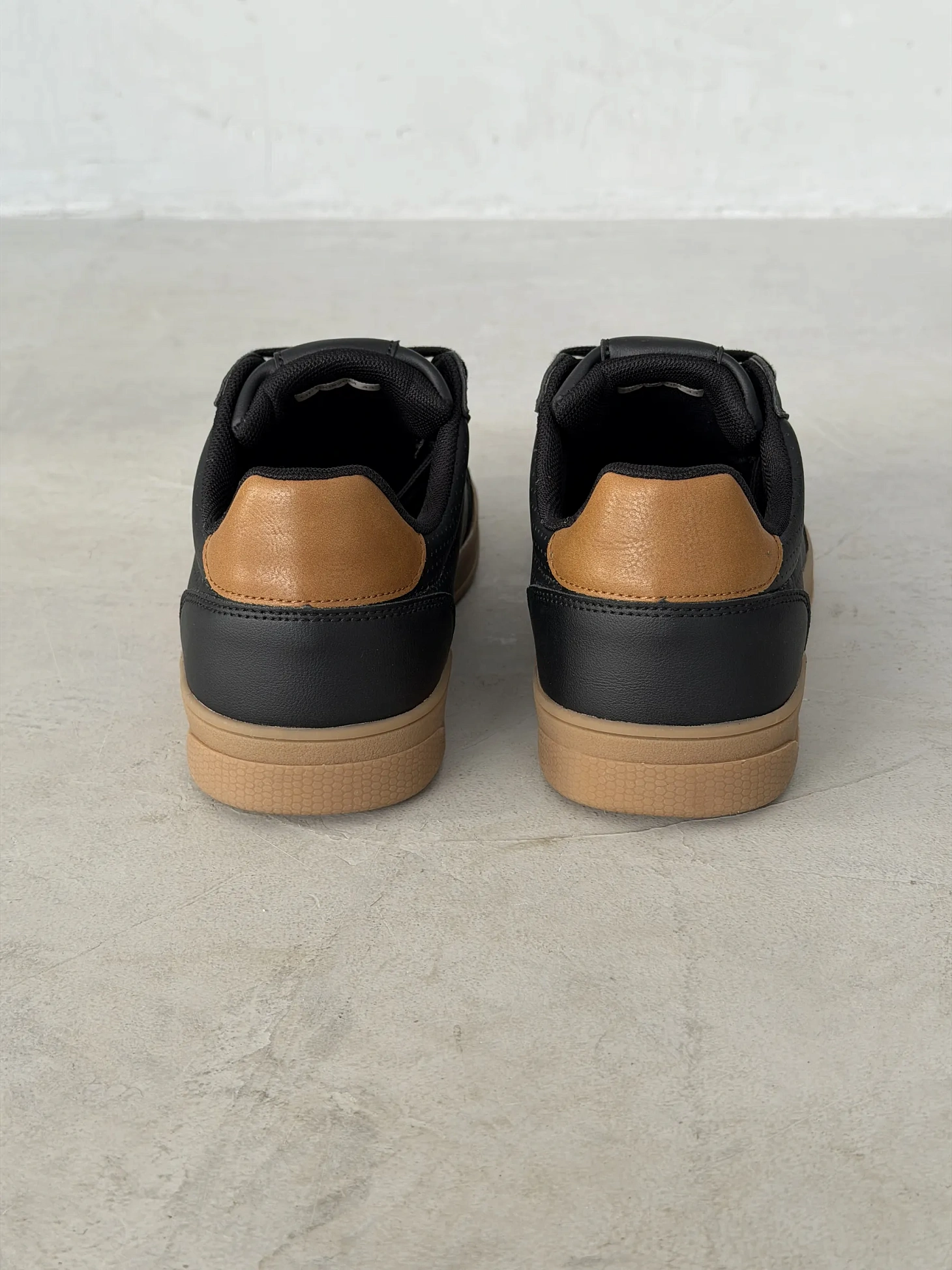 Демисезонные кроссовки мужские кеды