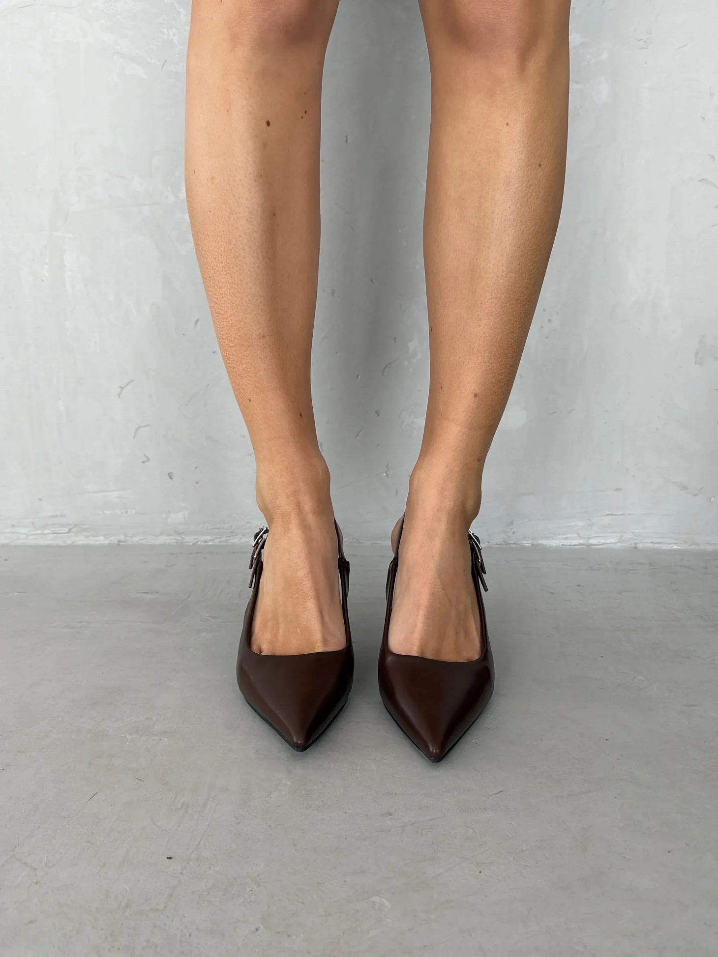 Туфли на каблуке с открытой пяткой лодочки