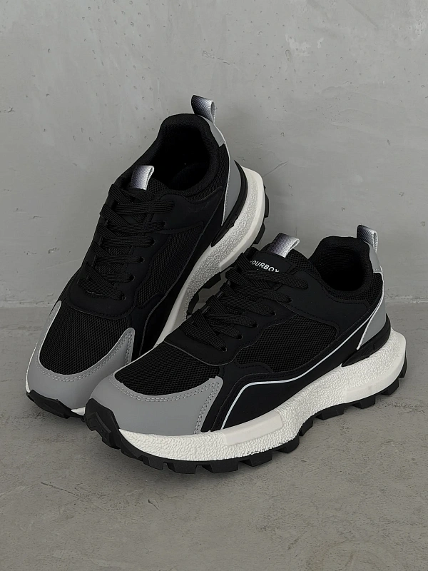 Демисезонные кроссовки спортивные